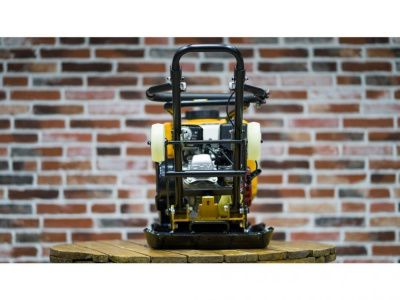 вид модели виброплита hamer m-100pro с двигателем loncin