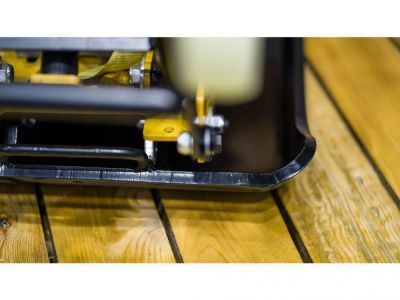 вид модели виброплита hamer m-100pro с двигателем loncin