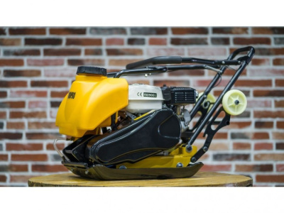 вид модели виброплита hamer m-100pro с двигателем loncin